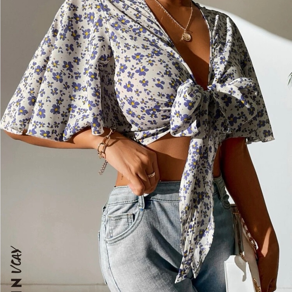 Floral print tie front crop top